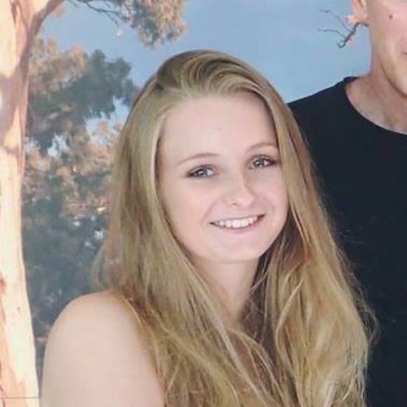 Meet your Posher, Isabelle - Picture 1 of 1